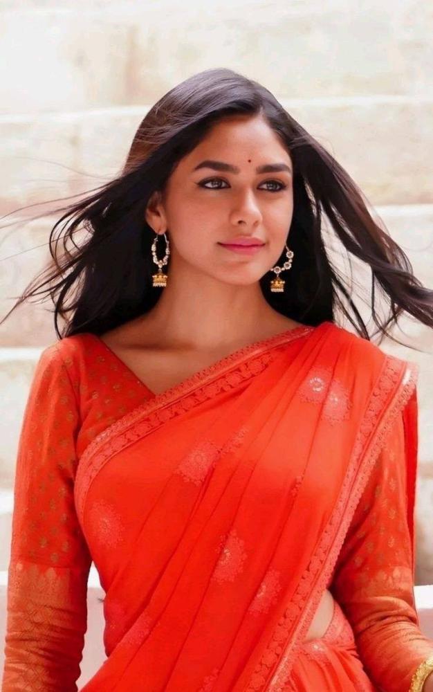mrunal-thakur-looking-so-fabulous